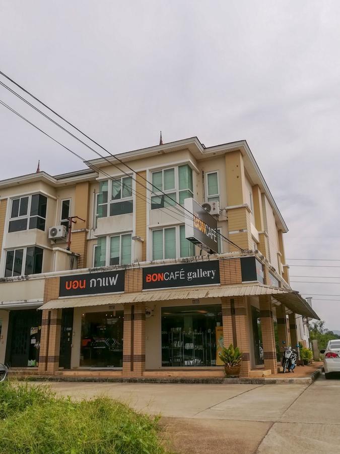 K.M. House Hotel Krabi Exterior photo